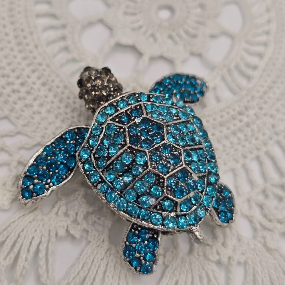 Rhinestone Articulated Turtle Bracelet Bangle Blue Magnetic Pendant Brooch 6.5